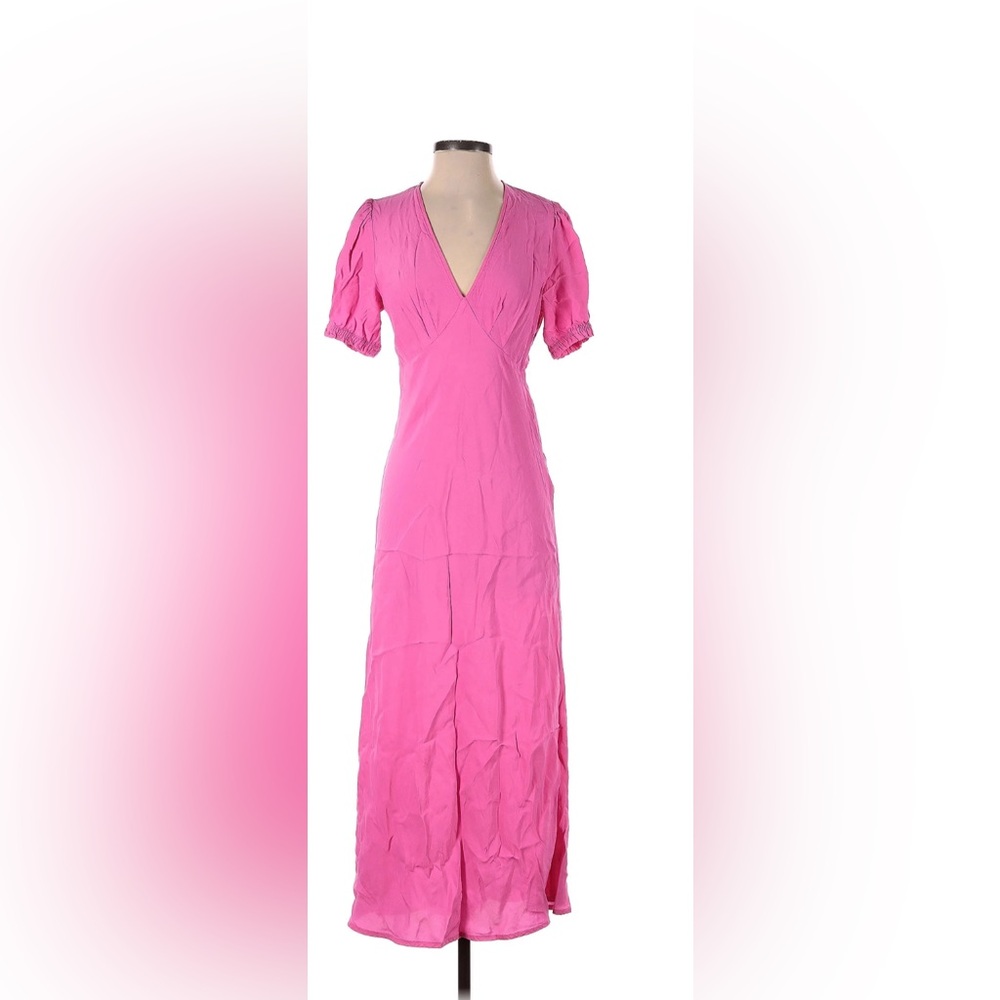 Pink maxi dress. Has pockets. Size M.